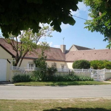 Les Glycines De Bougy Bed & Breakfast Exterior photo