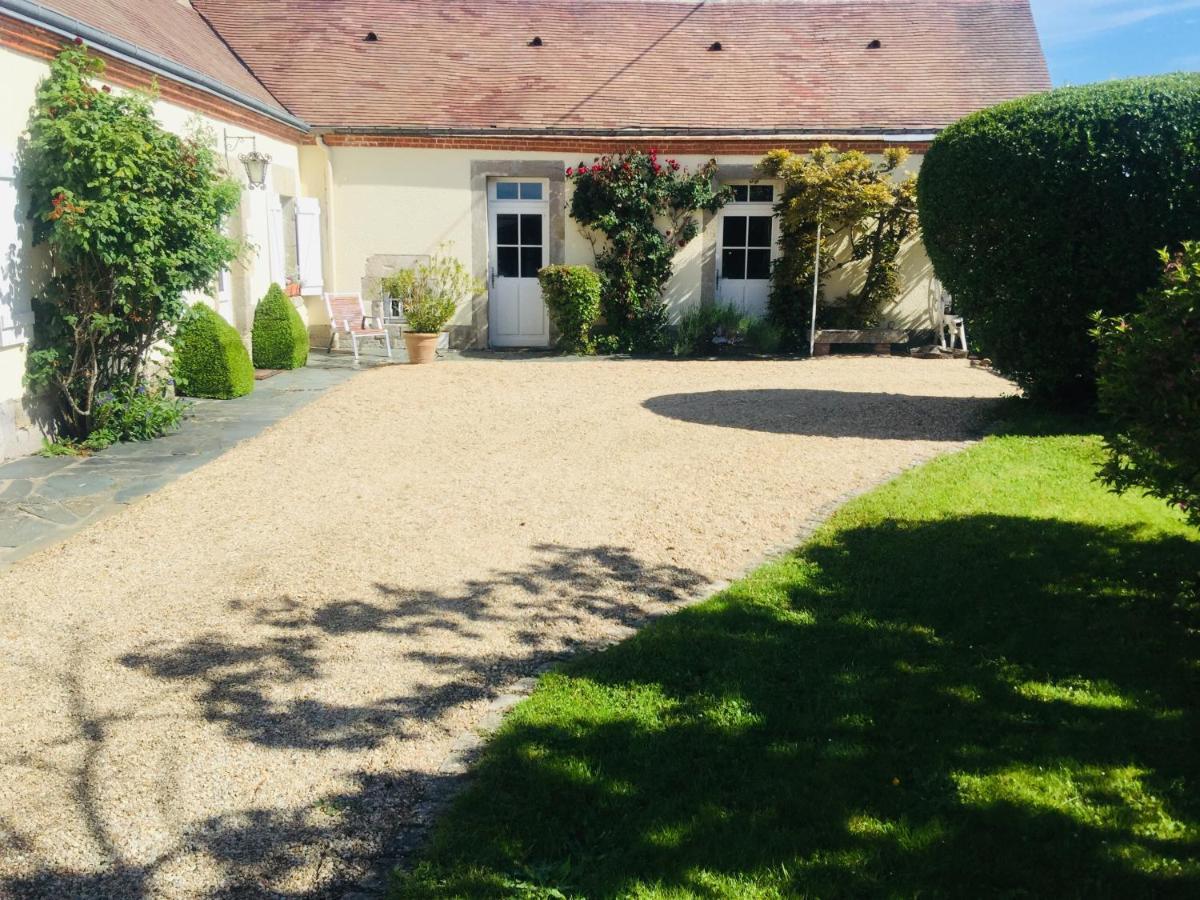 Les Glycines De Bougy Bed & Breakfast Exterior photo