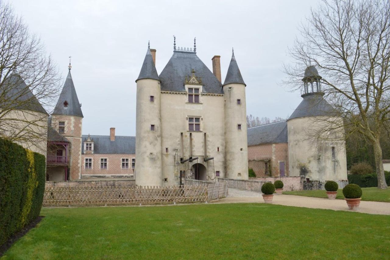 Les Glycines De Bougy Bed & Breakfast Exterior photo